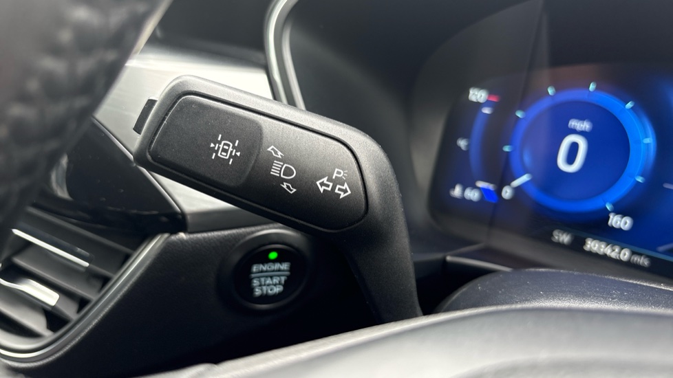 Ford Kuga 1.5 EcoBoost 150 Titanium Edition 5dr Petrol Estate - Image 37