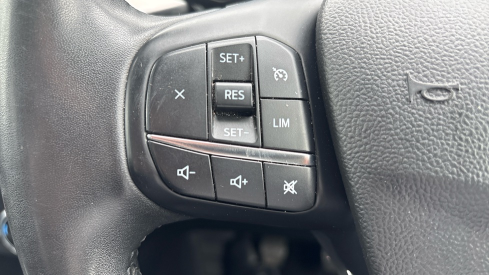 Ford Kuga 1.5 EcoBoost 150 Titanium Edition 5dr Petrol Estate - Image 40