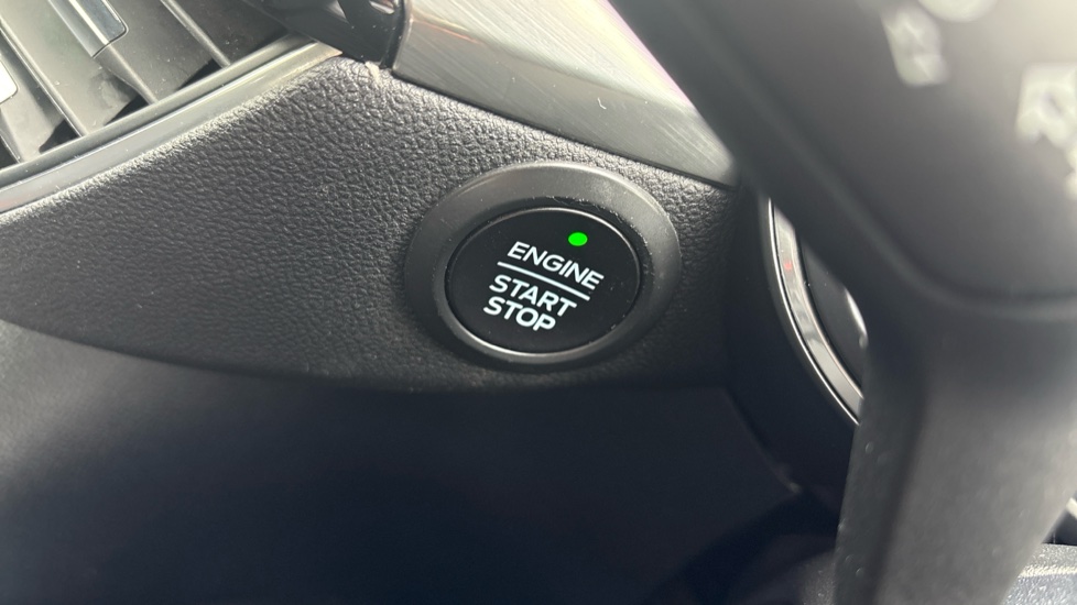Ford Kuga 1.5 EcoBoost 150 Titanium Edition 5dr Petrol Estate - Image 41