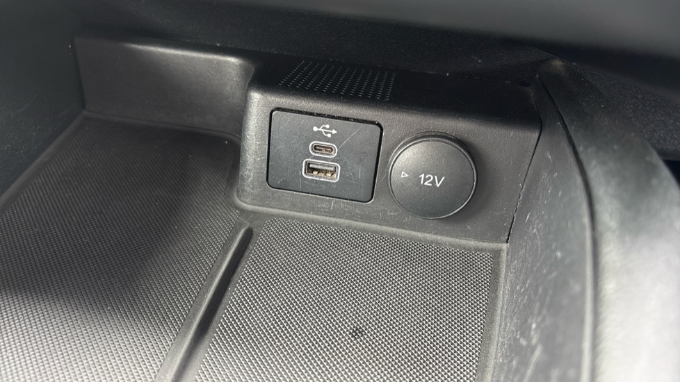 Ford Kuga 1.5 EcoBoost 150 Titanium Edition 5dr Petrol Estate - Image 42