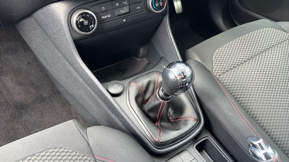 Ford Fiesta 1.0 EcoBoost Hybrid mHEV 125 ST-Line Edition 5dr Petrol Hatchback - Image 13