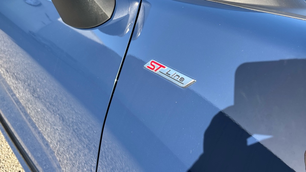 Ford Puma 1.0 EcoBoost Hybrid mHEV ST-Line X 5dr Petrol Hatchback - Image 37