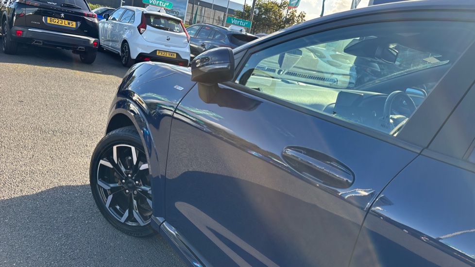 Ford Puma 1.0 EcoBoost Hybrid mHEV ST-Line X 5dr Petrol Hatchback - Image 38