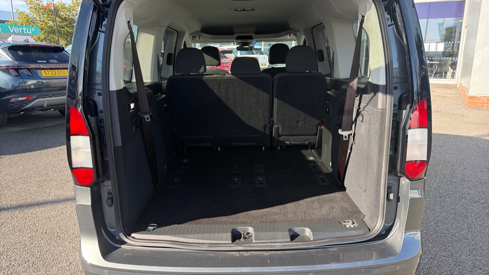 Ford Tourneo Connect 2.0 EcoBlue Titanium 5dr [7 seat] Diesel Estate - Image 4