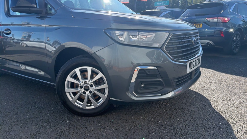 Ford Tourneo Connect 2.0 EcoBlue Titanium 5dr [7 seat] Diesel Estate - Image 27