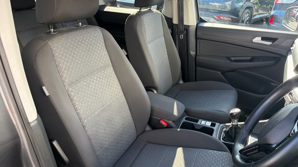 Ford Tourneo Connect 2.0 EcoBlue Titanium 5dr [7 seat] Diesel Estate - Image 28