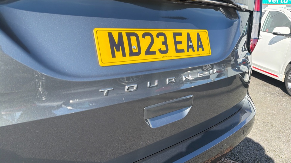 Ford Tourneo Connect 2.0 EcoBlue Titanium 5dr [7 seat] Diesel Estate - Image 34