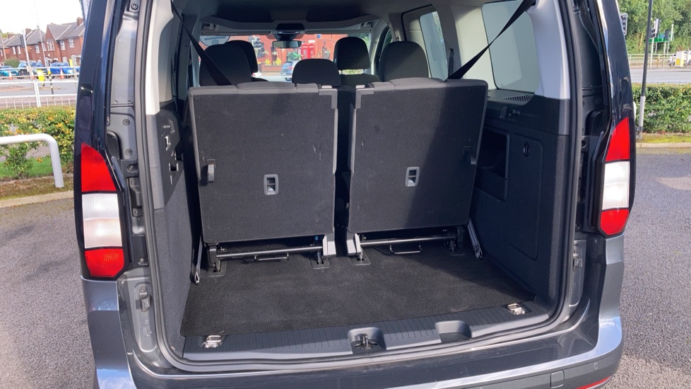 Ford Tourneo Connect 2.0 EcoBlue Titanium 5dr [7 seat] Diesel Estate - Image 16