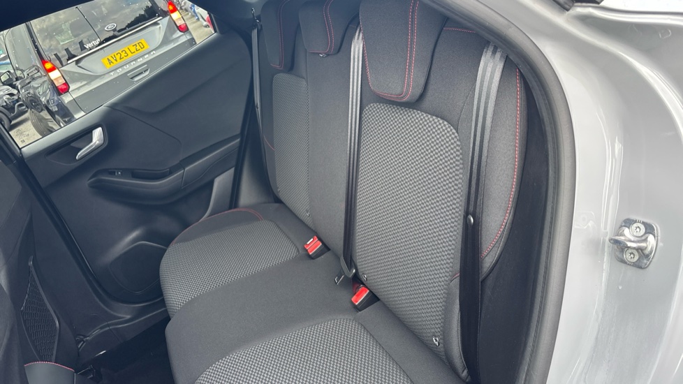 Ford Puma 1.0 EcoBoost Hybrid mHEV ST-Line 5dr Petrol Hatchback - Image 17