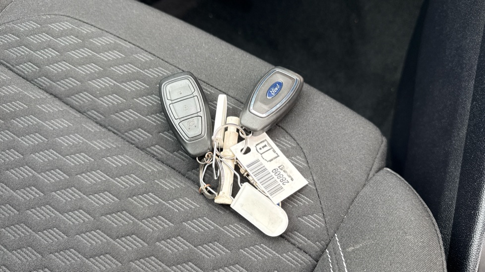 Ford Fiesta 1.0 EcoBoost Titanium 5dr Petrol Hatchback - Image 25