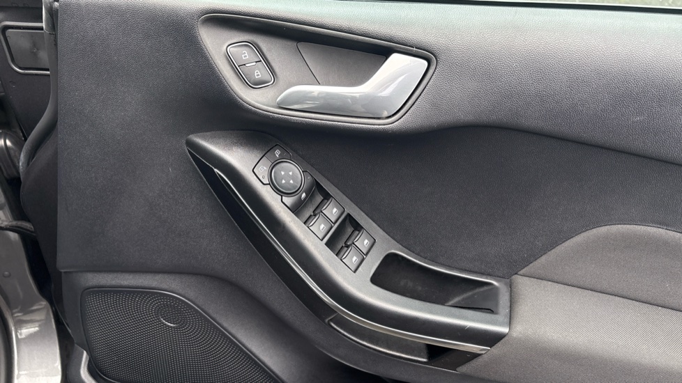 Ford Fiesta 1.0 EcoBoost Hybrid mHEV 125 Titanium 5dr Petrol Hatchback - Image 31