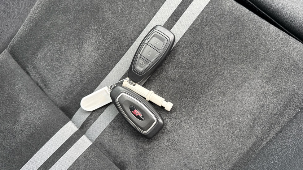 Ford Puma ST 1.5 EcoBoost ST 5dr Petrol Hatchback - Image 38