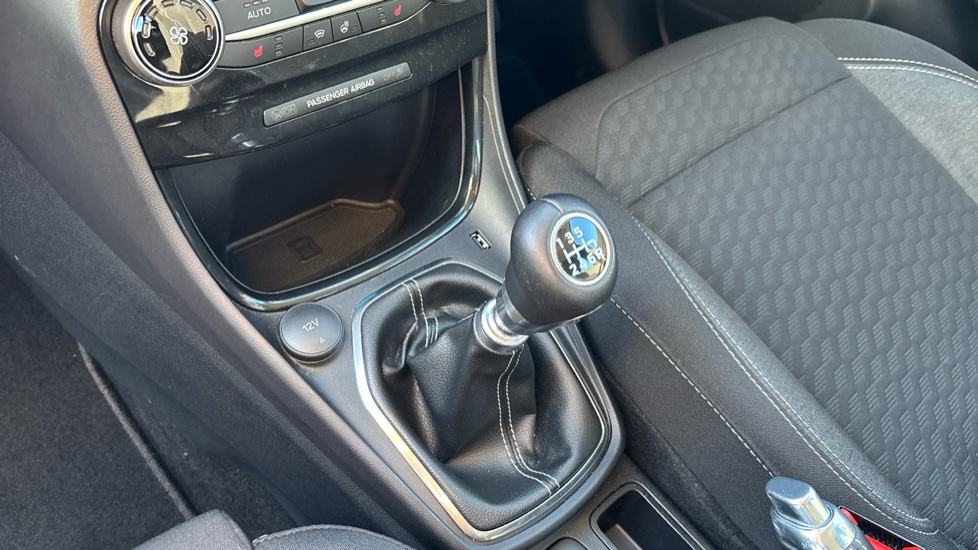 Ford Puma 1.0 EcoBoost Hybrid mHEV Titanium 5dr Petrol Hatchback - Image 13