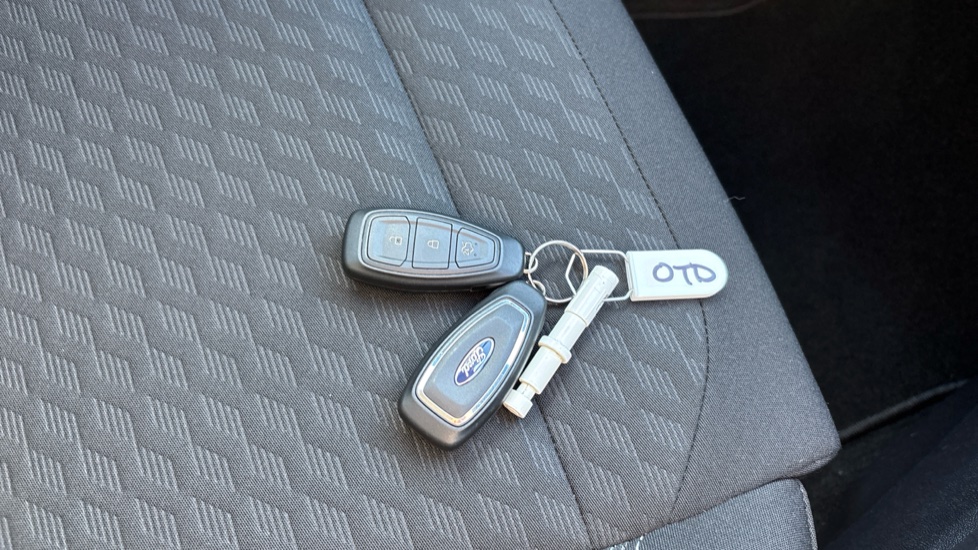 Ford Puma 1.0 EcoBoost Hybrid mHEV Titanium 5dr Petrol Hatchback - Image 19