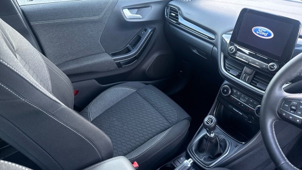 Ford Puma 1.0 EcoBoost Hybrid mHEV Titanium 5dr Petrol Hatchback - Image 15