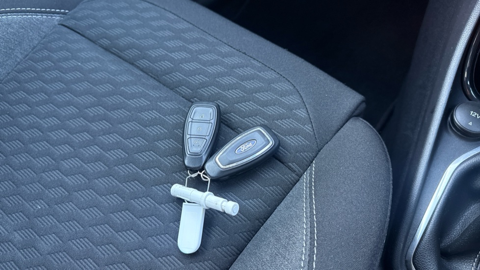Ford Puma 1.0 EcoBoost Hybrid mHEV Titanium 5dr Petrol Hatchback - Image 21