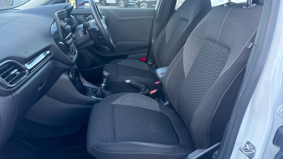 Ford Puma 1.0 EcoBoost Hybrid mHEV Titanium 5dr Petrol Hatchback - Image 30