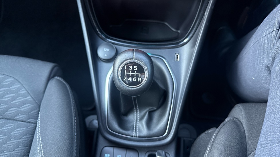 Ford Puma 1.0 EcoBoost Hybrid mHEV Titanium 5dr Petrol Hatchback - Image 44