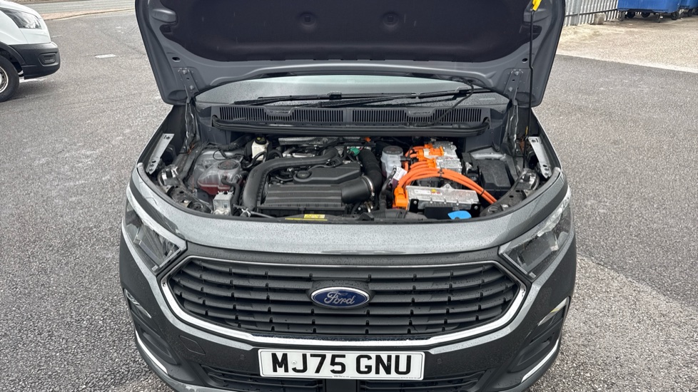 Ford Tourneo Connect 1.5 EcoBoost PHEV 150 Titanium 5dr Auto Estate - Image 8