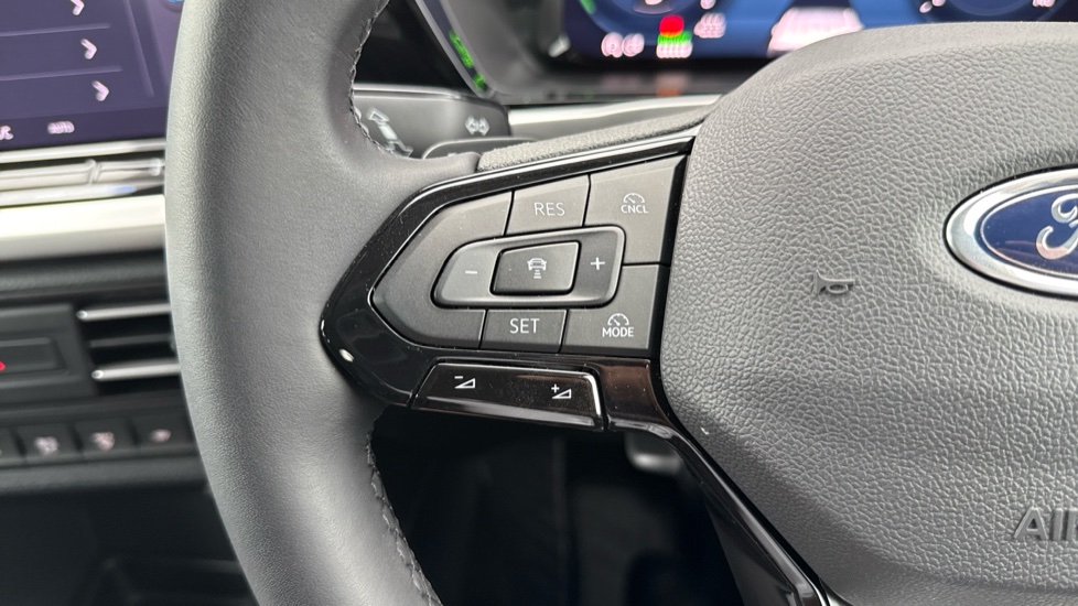 Ford Tourneo Connect 1.5 EcoBoost PHEV 150 Titanium 5dr Auto Estate - Image 25