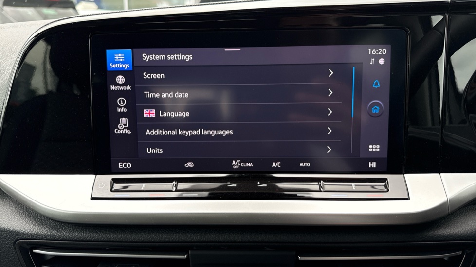 Ford Tourneo Connect 1.5 EcoBoost PHEV 150 Titanium 5dr Auto Estate - Image 38