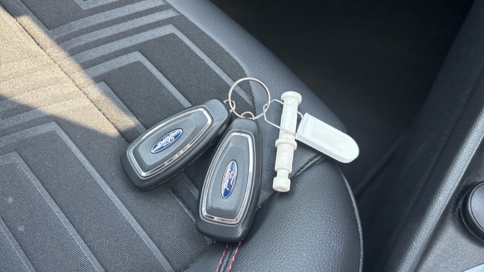 Ford Puma 1.0 EcoBoost Hybrid mHEV ST-Line X 5dr Petrol Hatchback - Image 19