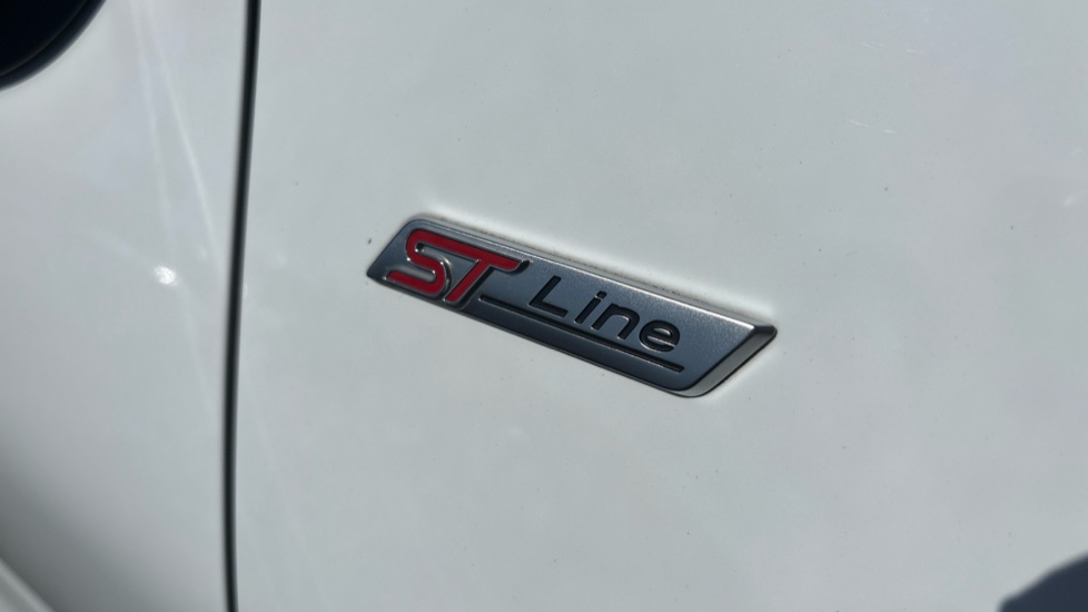 Ford Puma 1.0 EcoBoost Hybrid mHEV ST-Line X 5dr Petrol Hatchback - Image 24