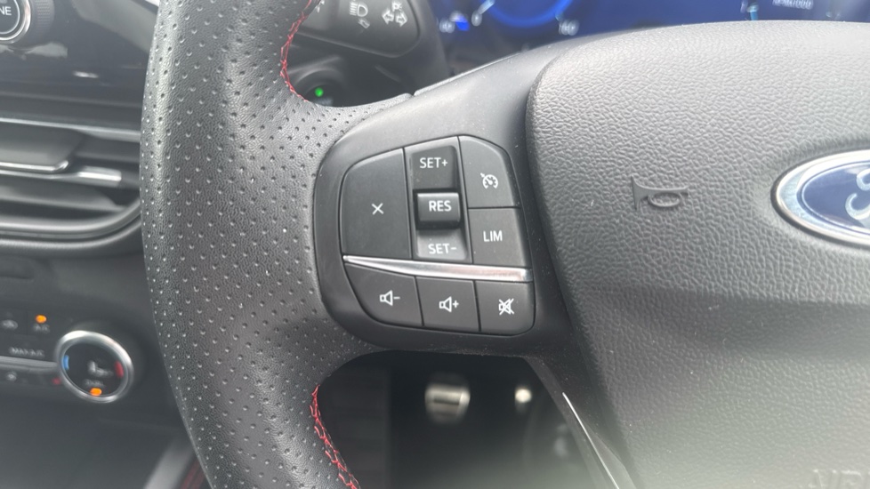 Ford Kuga 1.5 EcoBoost 150 ST-Line X Edition 5dr Petrol Estate - Image 28