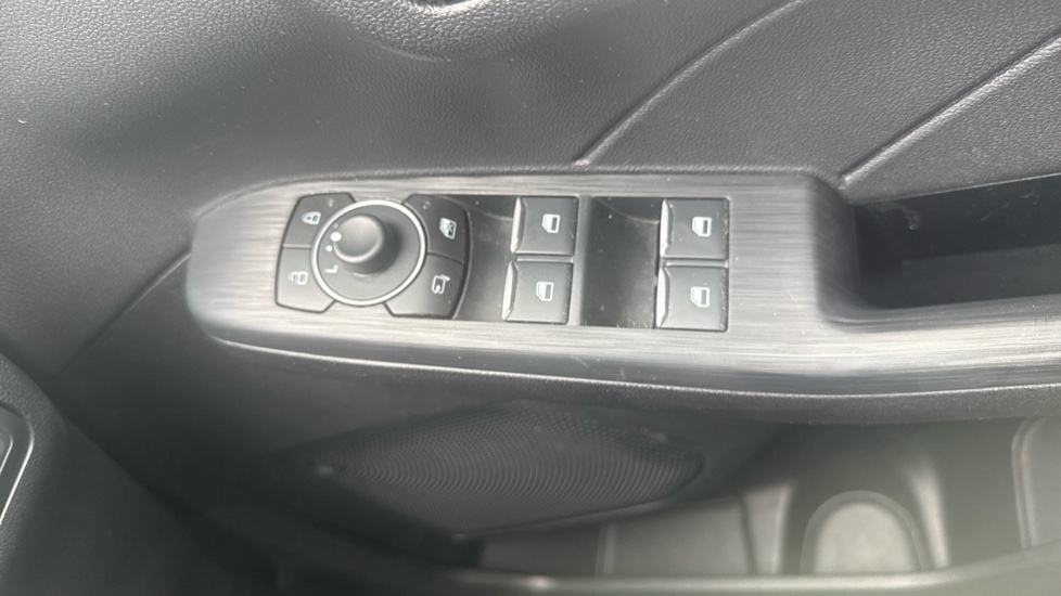 Ford Kuga 1.5 EcoBoost 150 ST-Line X Edition 5dr Petrol Estate - Image 31