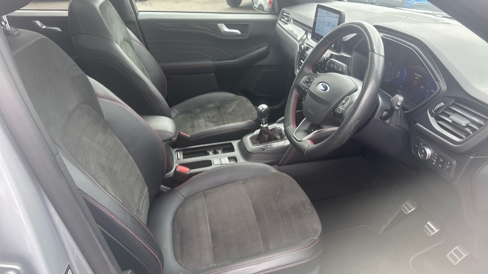 Ford Kuga 1.5 EcoBoost 150 ST-Line X Edition 5dr Petrol Estate - Image 33