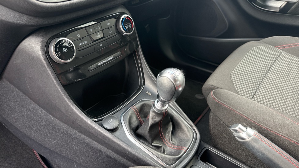 Ford Puma 1.0 EcoBoost Hybrid mHEV ST-Line 5dr Petrol Hatchback - Image 11