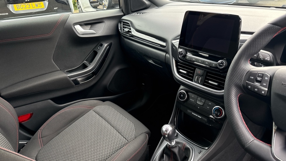 Ford Puma 1.0 EcoBoost Hybrid mHEV ST-Line 5dr Petrol Hatchback - Image 16
