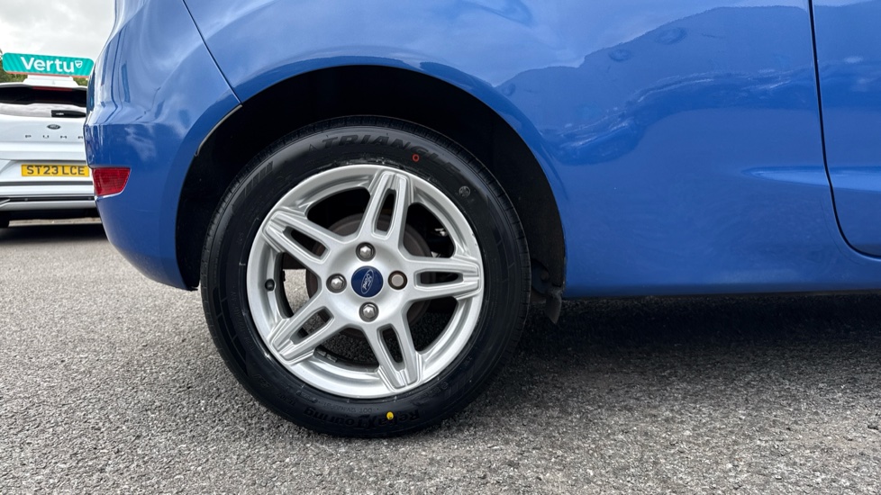 Ford Fiesta 1.25 82 Zetec 3dr Petrol Hatchback - Image 7