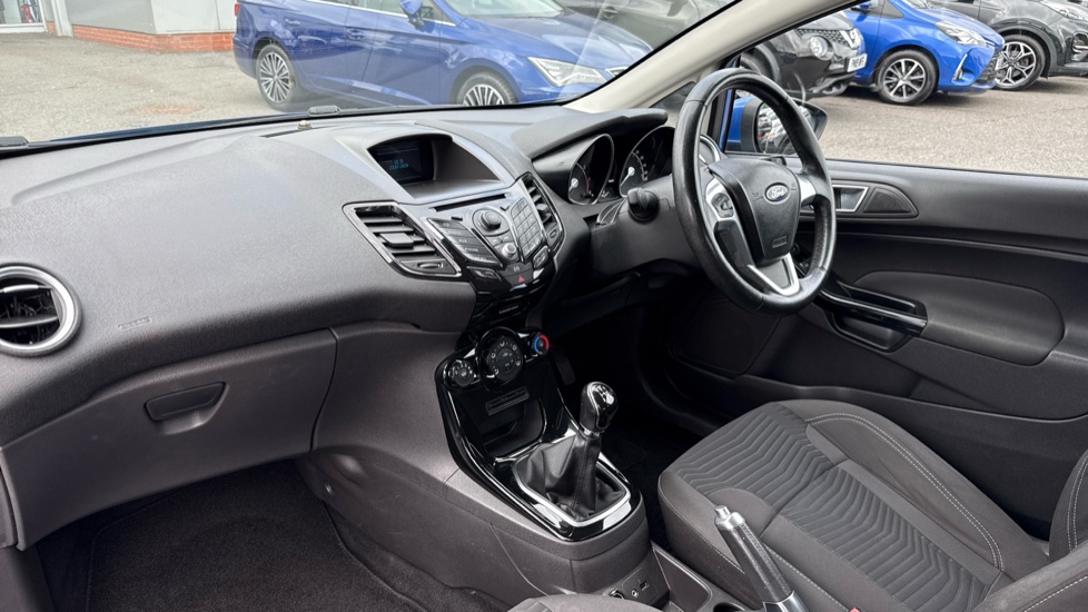 Ford Fiesta 1.25 82 Zetec 3dr Petrol Hatchback - Image 12