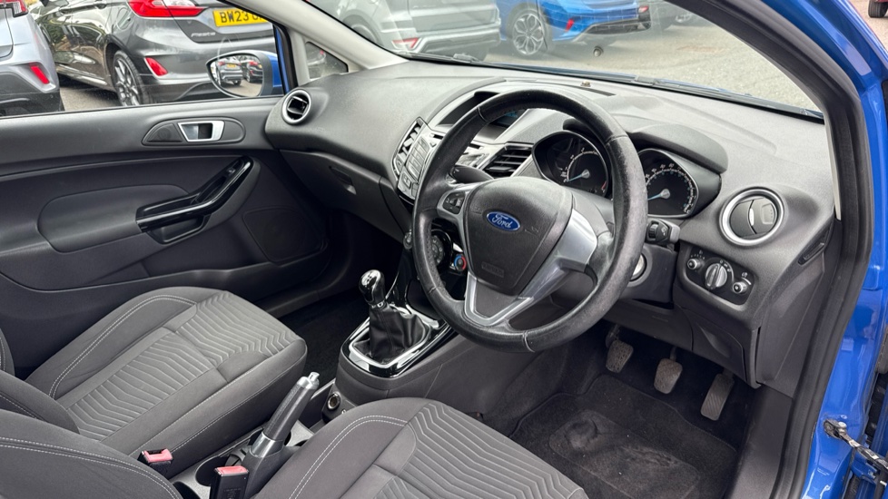 Ford Fiesta 1.25 82 Zetec 3dr Petrol Hatchback - Image 14