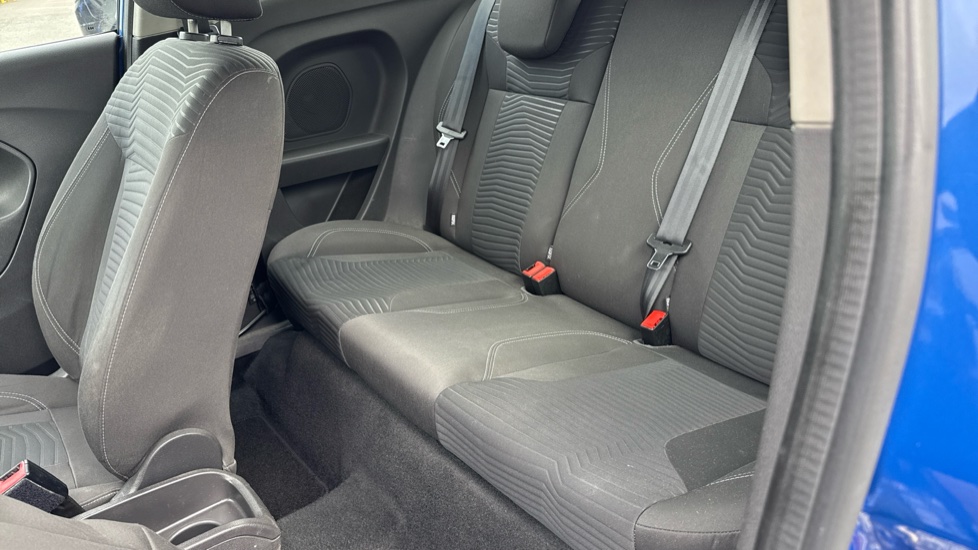 Ford Fiesta 1.25 82 Zetec 3dr Petrol Hatchback - Image 19