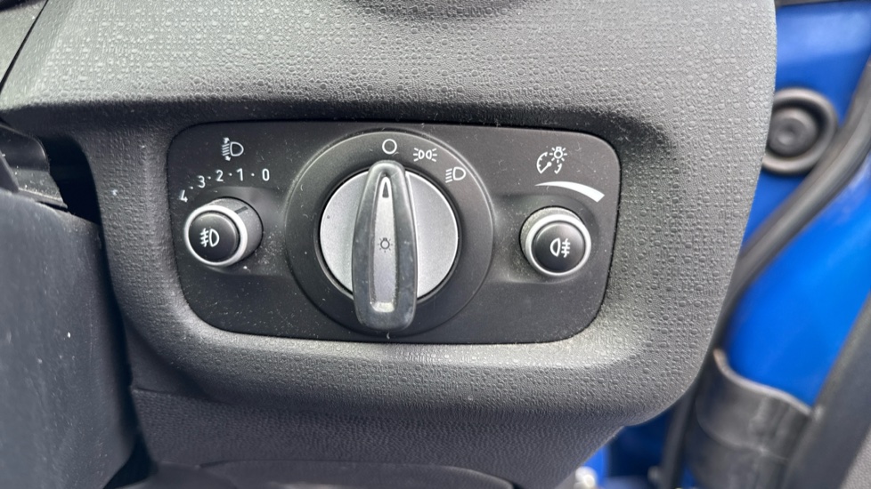 Ford Fiesta 1.25 82 Zetec 3dr Petrol Hatchback - Image 25