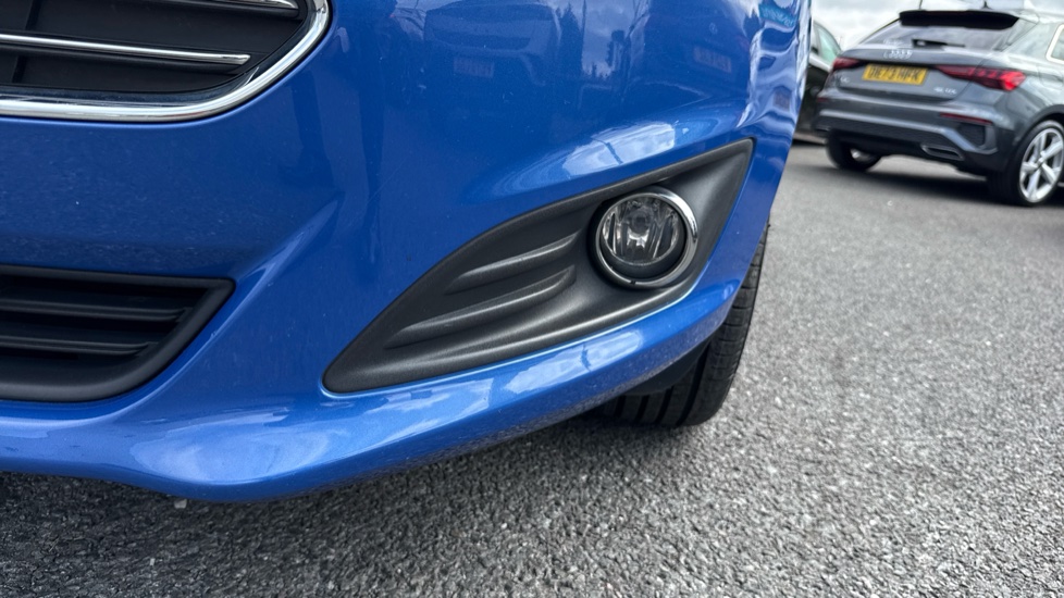 Ford Fiesta 1.25 82 Zetec 3dr Petrol Hatchback - Image 36