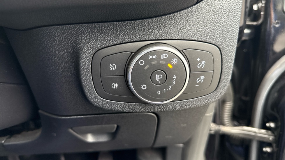 Ford Fiesta 1.0 EcoBoost Active 5dr Petrol Hatchback - Image 22