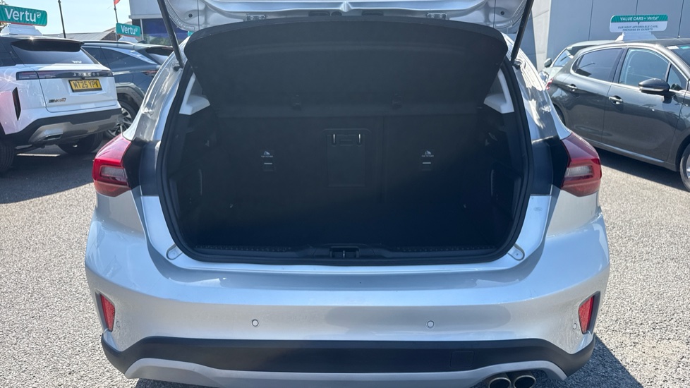 Ford Focus 1.0 EcoBoost Active X 5dr Petrol Hatchback - Image 26