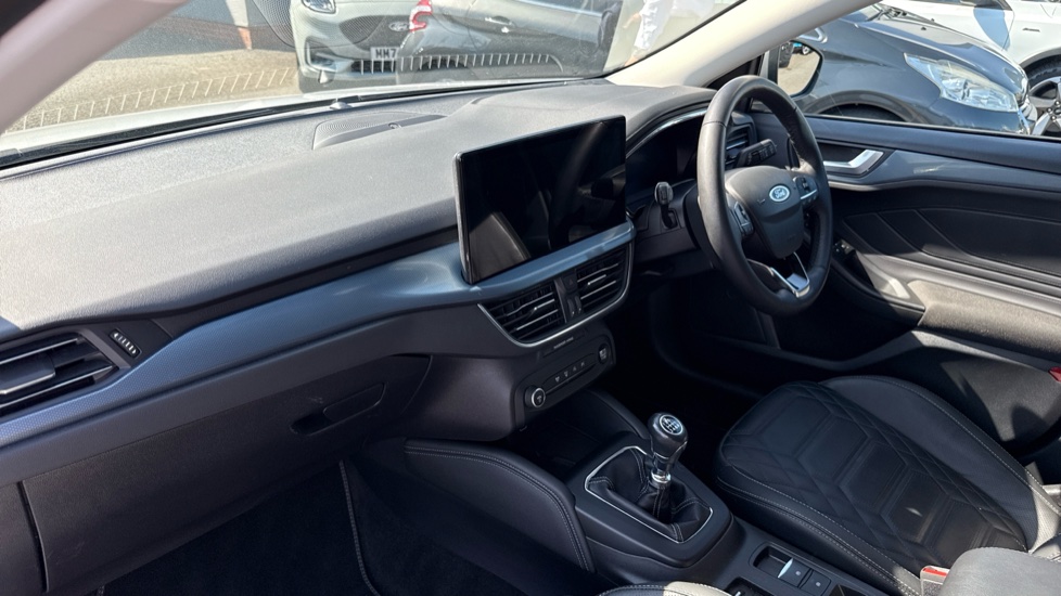 Ford Focus 1.0 EcoBoost Active X 5dr Petrol Hatchback - Image 5