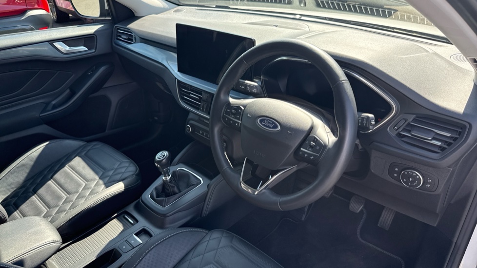 Ford Focus 1.0 EcoBoost Active X 5dr Petrol Hatchback - Image 16