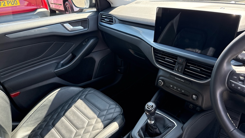 Ford Focus 1.0 EcoBoost Active X 5dr Petrol Hatchback - Image 17