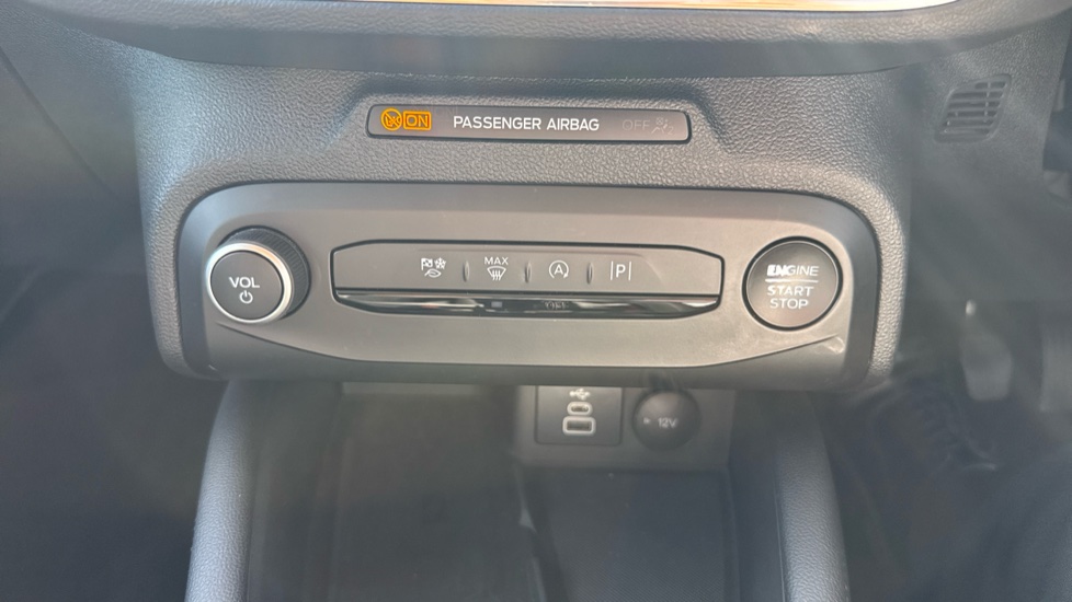 Ford Focus 1.0 EcoBoost Active X 5dr Petrol Hatchback - Image 15
