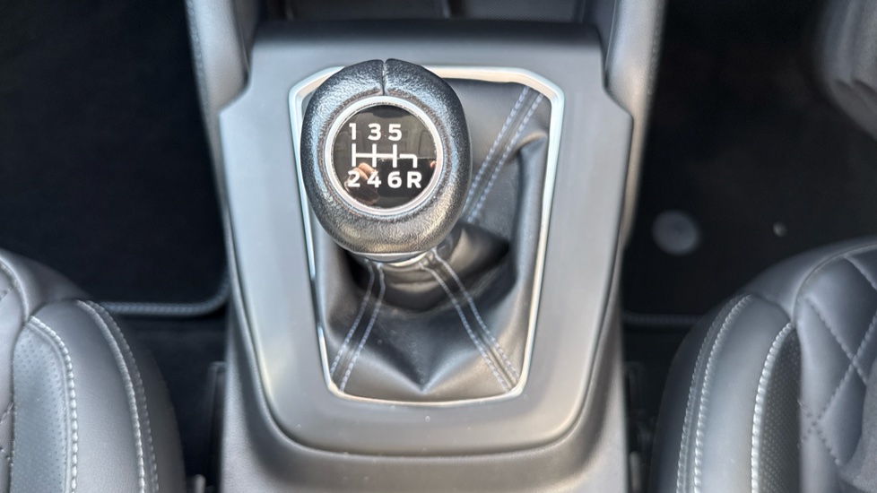 Ford Focus 1.0 EcoBoost Active X 5dr Petrol Hatchback - Image 13