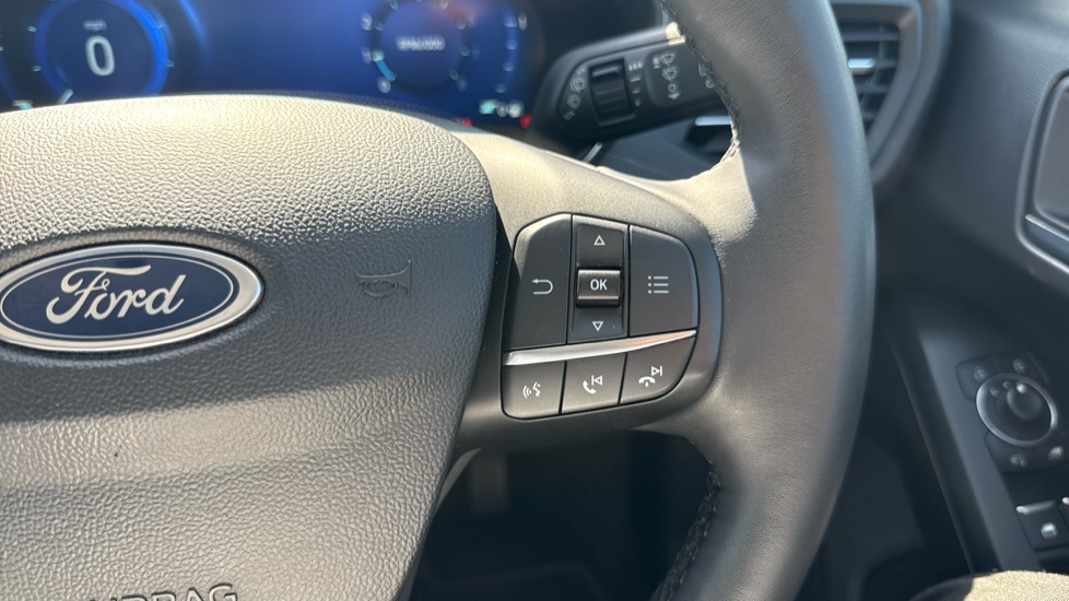 Ford Focus 1.0 EcoBoost Active X 5dr Petrol Hatchback - Image 20