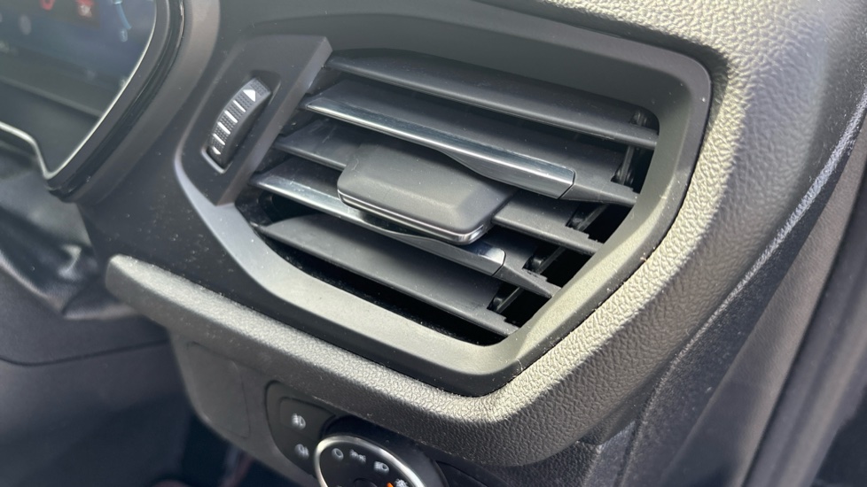 Ford Focus 1.0 EcoBoost ST-Line X 5dr Petrol Hatchback - Image 32