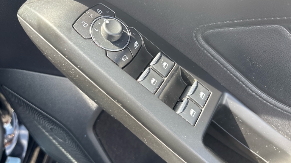 Ford Focus 1.0 EcoBoost ST-Line X 5dr Petrol Hatchback - Image 33