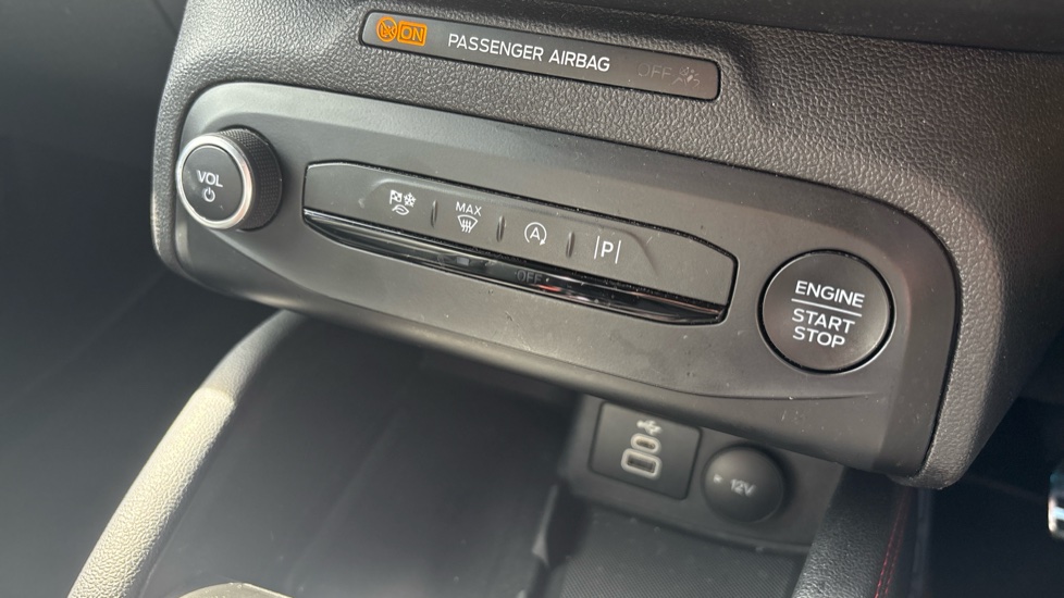 Ford Focus 1.0 EcoBoost ST-Line X 5dr Petrol Hatchback - Image 38
