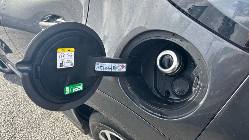 Ford Puma 1.0 EcoBoost Hybrid mHEV 155 ST-Line 5dr Petrol Hatchback - Image 38